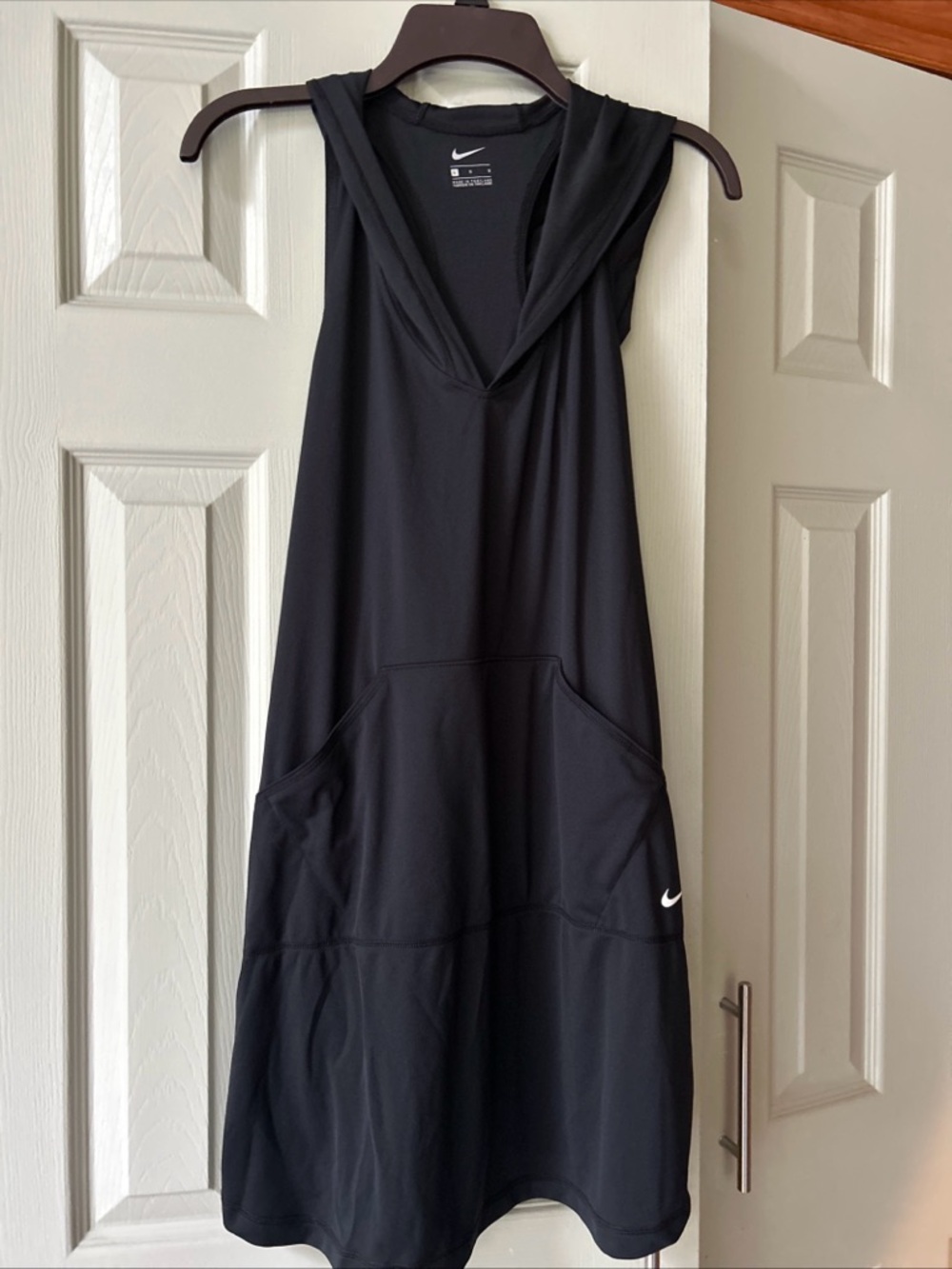 NIKE HOODED BLACK BEACH COVER UP DRESS PICKLEBALL TENNIS ATHLETIC TUNIC WOMEN L